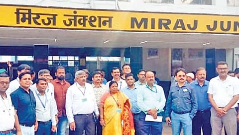 मिरज : केंद्रीय पॅसेंजर मिनिटी समितीकडून मिरज रेल्वे स्थानकाची पाहणी