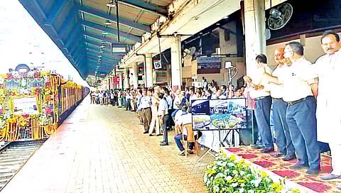 गोवा : को. रे.चा विद्युतीकरण मार्ग देशाला समर्पित