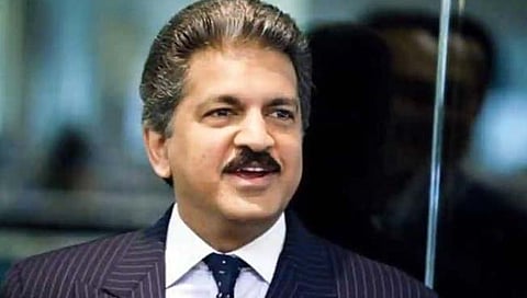 आनंद महिंद्रा यांचा शायराना अंदाज!, पाहता पाहता ट्विट झाले तुफान व्हायरल