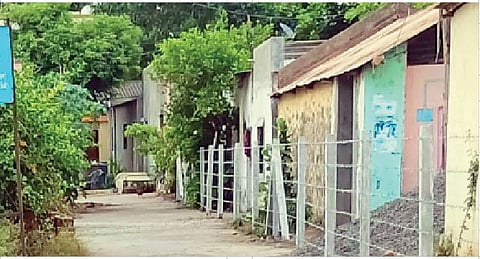 माळेगाव कारखाना येथील बंद रस्ता खुला करा