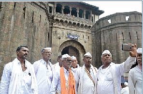 वारकर्यांचे पुणे पर्यटन; शनिवारवाडा, सारसबागेलाही अनेकांनी दिली भेट