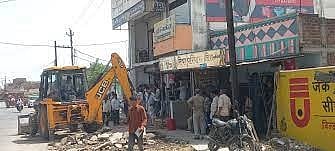 चर्होलीसह वाकड, रावेतमध्ये कारवाई; महापालिकेच्या अतिक्रमणविरोधी पथकातर्फे 160 पत्राशेड जमीनदोस्त