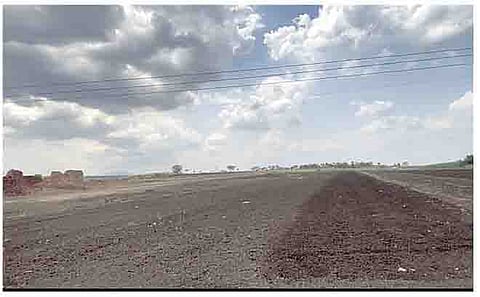 खेड तालुक्यात पाऊस न पडल्याने पेरण्यांना अद्याप सुरुवात झाली नाही.