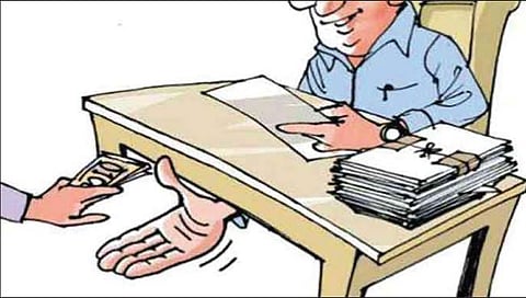 पुणे : हवालदारासह दोघांना लाच घेताना पकडले; निलंबित होमगार्डसह दोघांच्या विरुद्ध गुन्हा दाखल