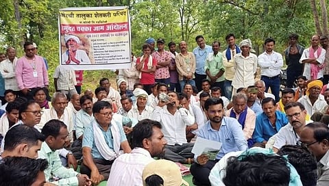 गडचिरोली : कोरची येथे शेतकऱ्यांनी केले चक्काजाम आंदोलन