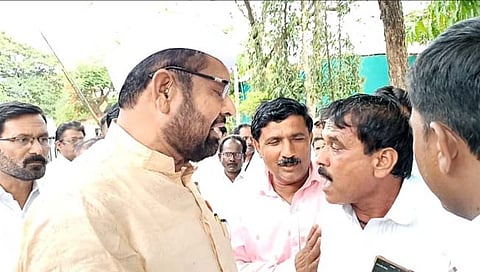 सदाभाऊ खोत यांची हॅाटेलमध्ये उधारी; वसुलीसाठी मालकाने अडवला ताफा