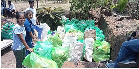 सिंहगडावर ९० पोटी प्लास्टिक कचरा