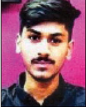 दिवसभर नोकरी करून मिळवले बारावीत यश