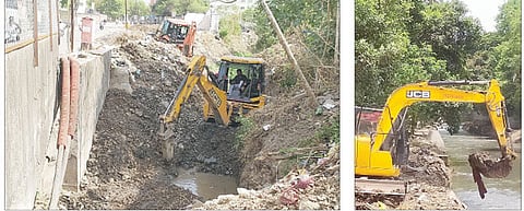 पालिकेकडून टिळेकर नगर भागात सुरू असलेली नालेसफाई.
आंबिलओढ्याची साफसफाई सुरू.