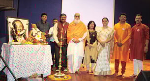 देहभान हरपल्याशिवाय खरे काव्य स्फुरत नाही; सद्गुरुदास महाराज यांचे प्रतिपादन