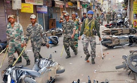 Violence rocks Ranchi : रांचीमध्ये हिंसाचाराचा आगडोंब, दोन ठार; पोलिस अधीक्षकांसह १३ गंभीर जखमी