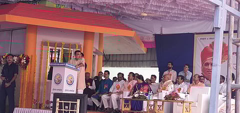 दौंड : साखरेचे उत्पादन कमी करून इथेनॉल निर्मिती कडे वळण्याची गरज : नितीन गडकरी