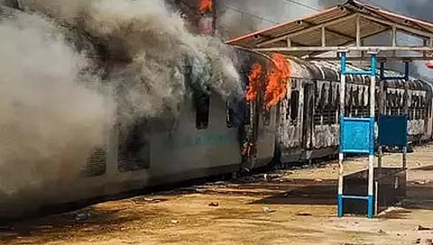 Agnipath protests : हिंसाचाराच्या तपासासाठी ‘एसआयटी’ नेमण्यासाठी याचिका