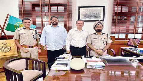 गोवा : जमीन व्यवहार; आधार बायोमेट्रिक्स अनिवार्य करा.