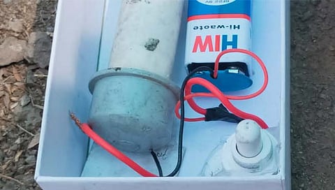 औरंगाबाद : कन्नडमध्ये मोबाईलच्या खोक्यात बॉम्बसदृश्य वस्तू आढळल्याने खळबळ