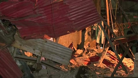 मुंबईमध्ये तीन मजली इमारत कोसळून १ ठार, १८ जखमी