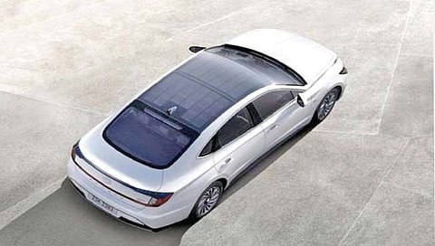 जगातील पहिली सोलर इलेक्ट्रिक कार