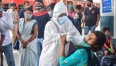 दिलासादायक ! राज्यातील कोरोना रुग्णसंख्येसह मृत्युदरातही घट