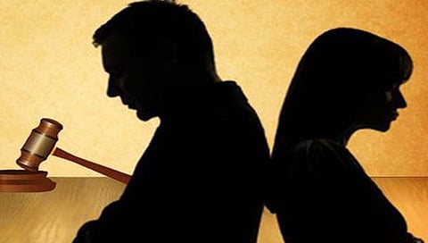 नातेवाईकांसमोर पतीला नपुंसक म्हणणे ही मानसिक क्रूरताच; हायकोर्टाचा महत्वपूर्ण निर्वाळा