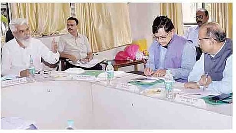 आंतरराष्ट्रीय पातळीवरील पिकांचे वाण विकसित करा; कृषिमंत्री भुसे यांची कृषी विद्यापीठांना सूचना