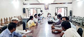 बाजार समितीत नियोजन आढावा बैठकच नाही; वारकर्यांची गैरसोय