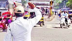 वाहतूक पोलिसांना रात्रपाळी; वर्दळीच्या भागांत मध्यरात्रीपर्यंत वाहतूक नियोजन
