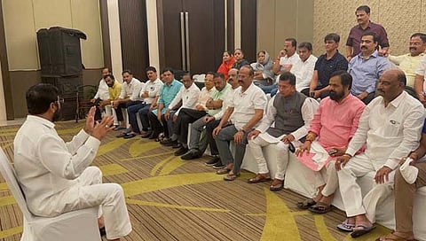 गुवाहाटीत असलेल्या आमदारांच्या कुटुंबीयांना धमक्या ; ‘मुसेवाला’ करण्याचा प्रयत्न