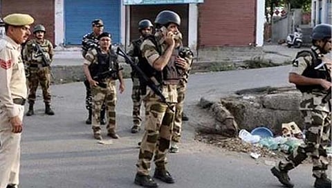 पुलगामा येथे सुरक्षा दलाच्या चकमकीत हिजबुलचा दहशतवादी ठार