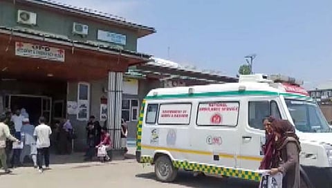 Target killing : जम्मू-काश्मीरमध्ये बँक व्यवस्थापकाची गोळ्या झाडून हत्या