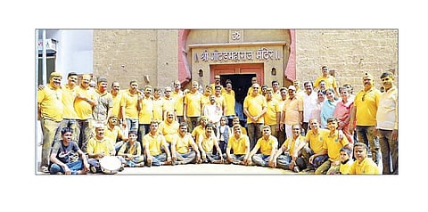 कर्जत : माझी वसुंधरा स्पर्धेत कर्जत नगरपंचायतीला प्रथम पुरस्कार मिळाल्याबद्दल जल्लोष करताना कार्यकर्ते.