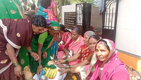 कोल्हापूर : टाकळीवाडीत मंदिराच्या वास्तुशांतीत विधवा महिलांना दिला पूजेचा मान