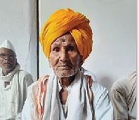 98 वर्षांचे आजोबा निघाले पंढरीला; तरुणांनाही लाजवेल असा उत्साह अन् जोश