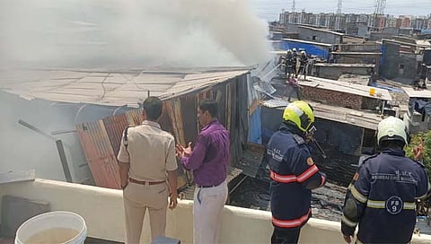 मुंबई : मानखुर्दमध्ये पुन्हा अग्नीतांडव; गोदामांना भीषण आग