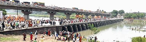 निरा : माउलींच्या पादुकांचं निरेत शाही स्नान संपन्न