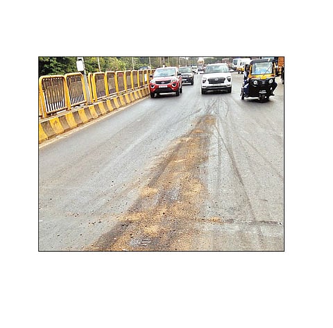 स्थानिक नागरिकांच्या सतर्कतेमुळे टळले अपघात