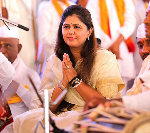 कार्यकर्त्यांचा वापर करणारी मी नव्हे: पंकजा मुंडे