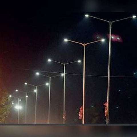 जालनेकरांना बंद पथदिवे सुरू होण्याची प्रतीक्षा