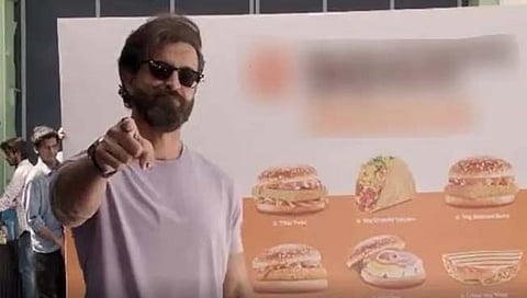 Hrithik Roshan Burger Ad: जगप्रसिद्ध बर्गर कंपनीने ऋतिक रोशनला गंडवलं; यावर तो चिडून म्हणाला…
