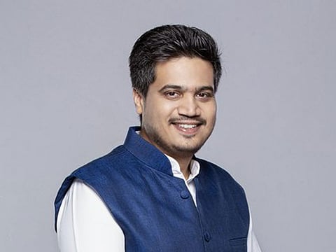 पारनेरमध्ये रोहित पवारांचे लंकेविरोधकांना बळ