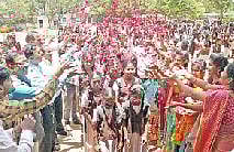 चिमुकल्यांचा प्रवेशोत्सव झोकात साजरा