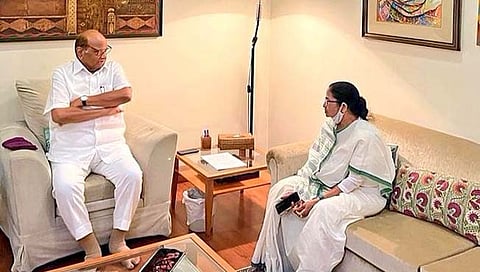 President Election 2022 : राष्ट्रपतीपदाच्या निवडणूक पार्श्वभूमीवर ममता बॅनर्जी यांनी घेतली शरद पवारांची भेट