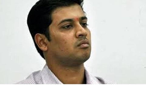 एकनाथ शिंदेंचे पुत्र, खासदार श्रीकांत शिंदेंच्या कार्यालयावर दगडफेक