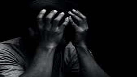 खळबळजनक! मुंबई हायकोर्टात सेवानिवृत्त सैनिकाचा आत्महत्येचा प्रयत्न