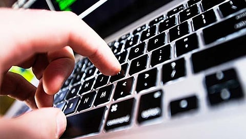 एक चुकीचे बटण दाबले आणि उडाले २५० कोटी, जाणून घ्या देशातील सर्वात मोठी ‘Fat finger trade’ चूक कशी घडली?