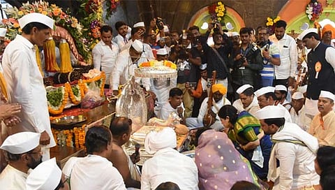 टाळ-मृदंगाच्या गजरात तुकाराम महाराज पालखीचे प्रस्थान