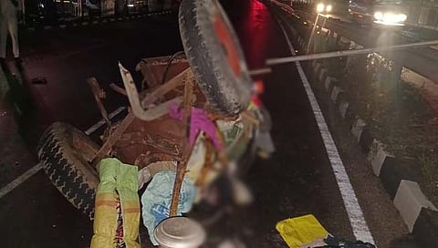 सातारा : वारकऱ्यांच्या वाहनाला आयशर टेंम्पोची धडक; एका वारकर्याचा मृत्यू , ३० जखमी