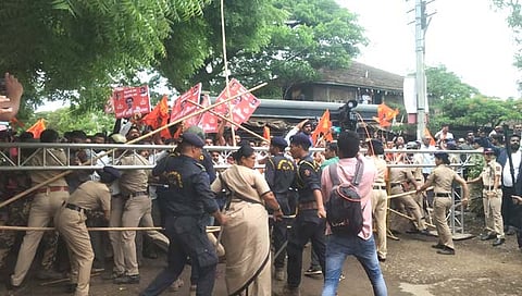 जयसिंगपुरात शिवसैनिक – यड्रावकर गटात तुफान राडा (Video)