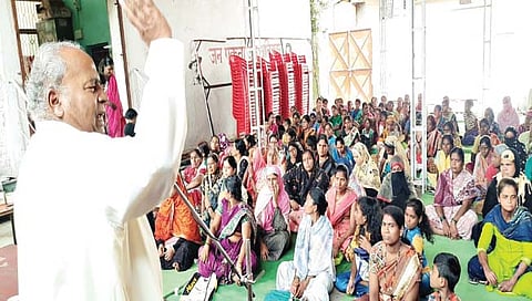 घरेलू कामगारांच्या योजनेबाबत लढा देणार : नरसय्या आडम