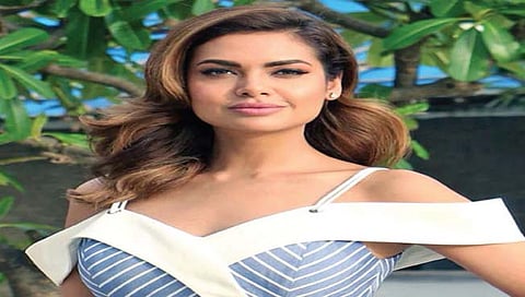 ईशाची बॉलीवूडमध्ये दशकपूर्ती!