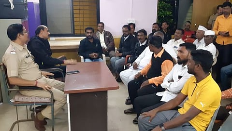 उमरगा : समाज सुधारकाच्या फोटोची विटंबना झाल्याने वाद, प्रशासनाच्या मध्यस्थीने वाद मिटवला